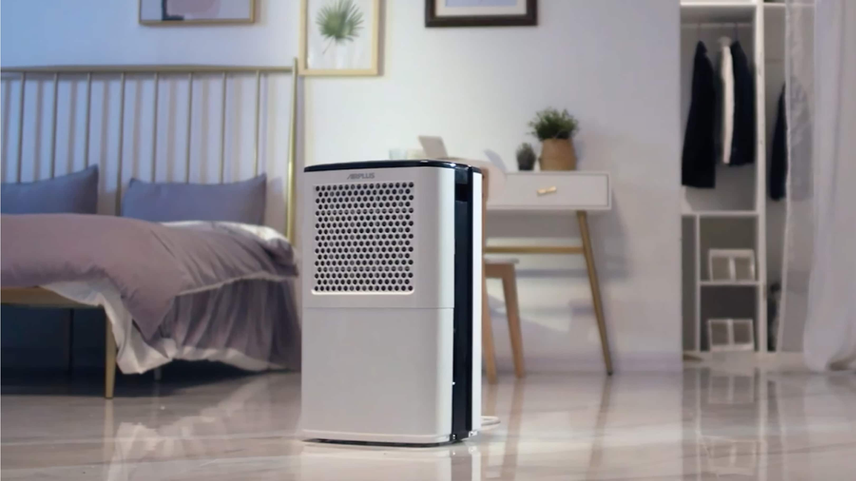 Air conditioner for tiny fashion room